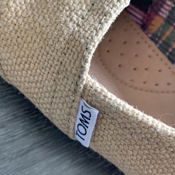 Toms - Picture 4 of 7